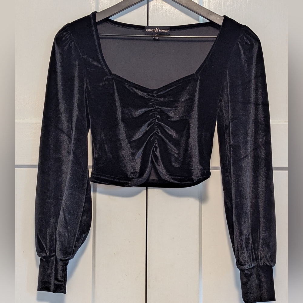 Almost Famous Black Puff Sleeve Ruched Crop Blouse Velvety Small Even Used Cond